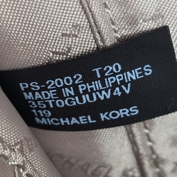 Michael Kors Istanbul Extra Large Clutch Wristlet - Picture 4 of 6